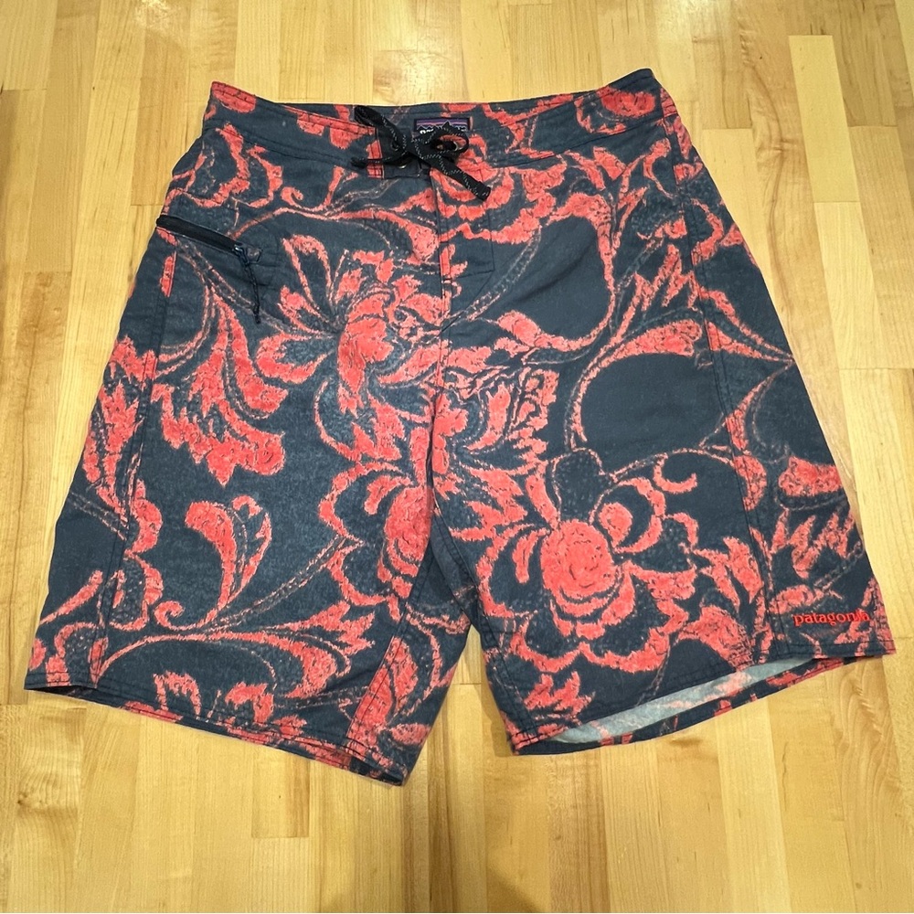 Patagonia 32” Wavefarer Board shorts surf swim trunks Red Blue nylon quick dry